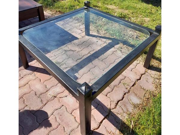 ~/upload/Lots/51499/6snf56quauwze/Lot 042 Steel and Glass Coffee Table_t600x450.jpg